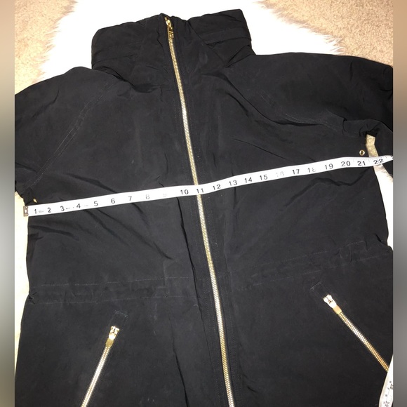 🌺Black athlete raincoat 🌺 - Picture 8 of 12